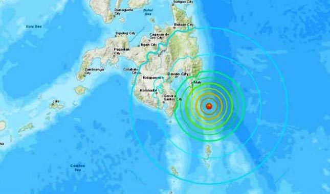 Filipinler'de deprem! Tsunami alarmı verildi