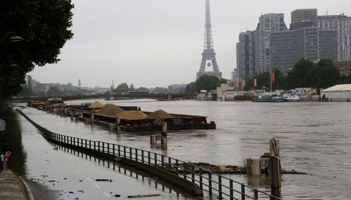 Fransa'da sel felaketi! Ölü ve yaralılar var