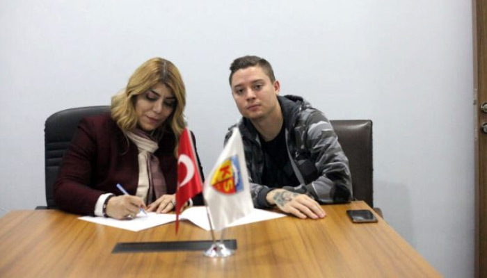 Futbola kadın eli değdi! Süper Lig'de bir ilk