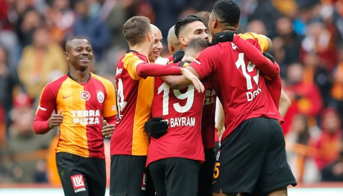 Galatasaray evinde yıldızlarıyla kükredi