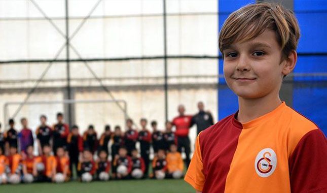 Galatasaray, tarihindeki en genç forveti transfer etti!
