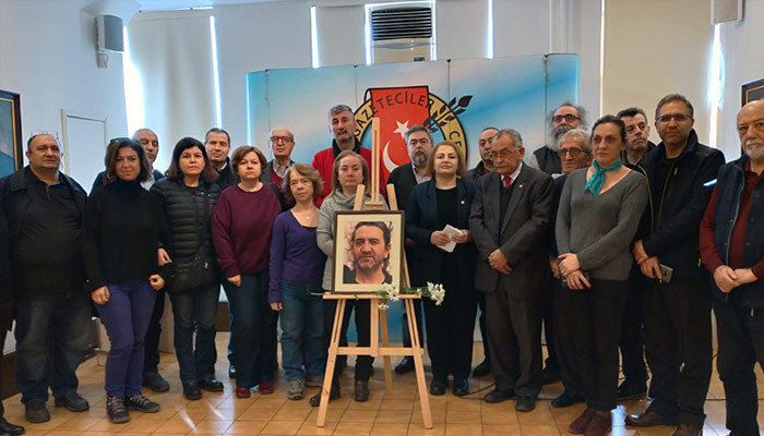 "Gazetecileri potansiyel suçlu görmekten vazgeçin"