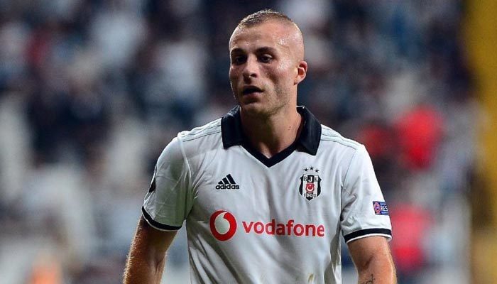 Gökhan Töre imzayı attı