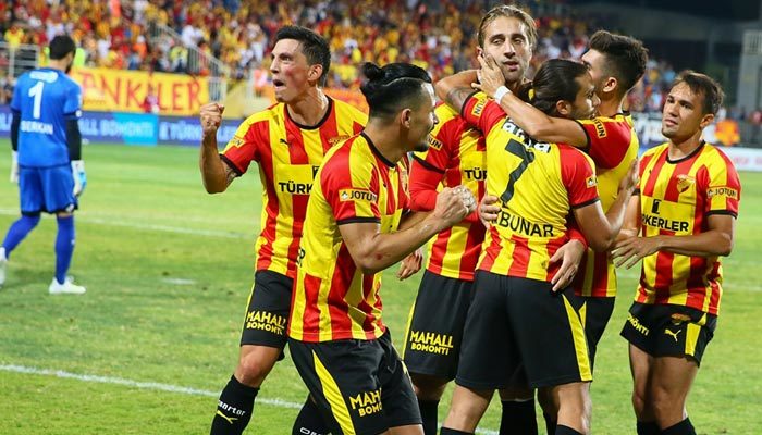 Göztepe galibiyeti hatırladı! Kırmızı kart, penaltı...