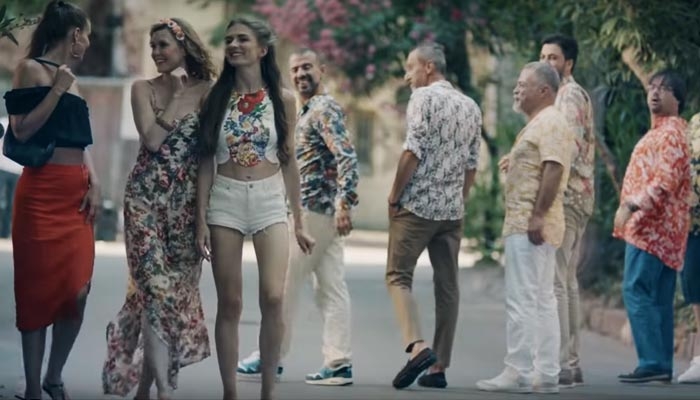 TRT Müzik'ten efsane şarkının klibine sansür!
