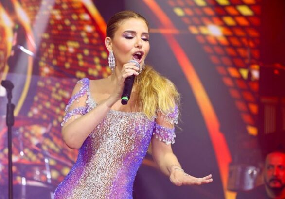 Gülben Ergen, Antalya Kremlin Palace'da sahne aldı