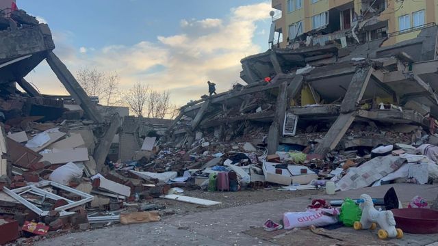 HATAY'DAKİ HAŞERE SORUNU, ÇİFTÇİYE ELEKTRİK DESTEĞİ MECLİS GÜNDEMİNDE