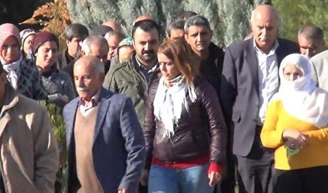 HDP'li milletvekili terörist cenazesine katıldı - Ayşe Acar Başaran kimdir?