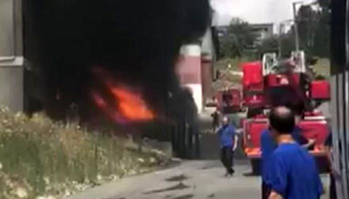 Hadımköy'de plastik fabrikasında yangın!