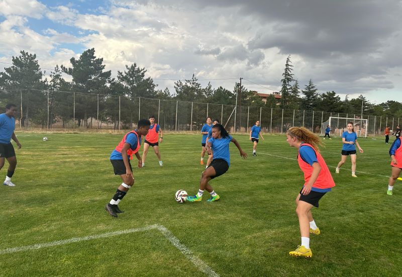 Hatay Defne Spor 1.Lig Kadın Futbol Takımı, Yeni Sezona İddialı Hazırlanıyor!