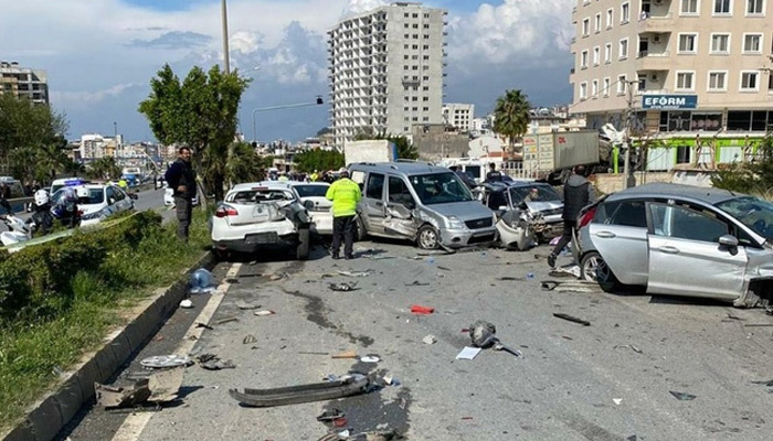Hatay'da korkunç kaza! 5 ölü, 15 yaralı