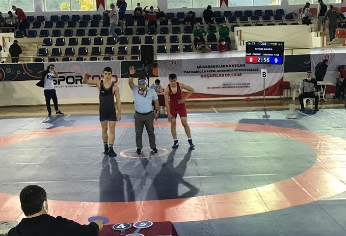 Hendek Gençlik Merkezi Spor Kulubü Güreş Takımı Türkiye Şampiyonu