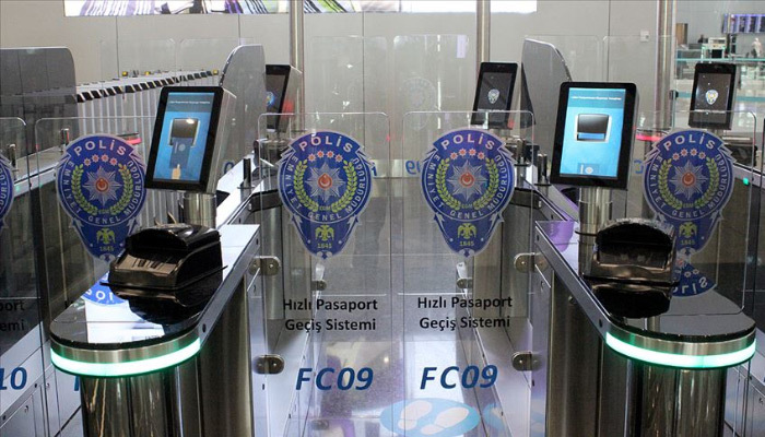 'Hızlı Pasaport Geçiş Sistemi' İstanbul Havalimanı'nda devreye girdi