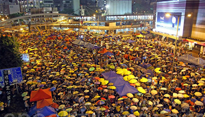Hong Kong'da zafer şemsiyelilerin