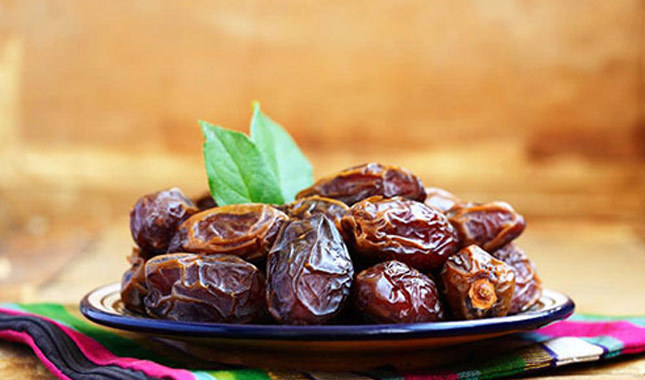 Hurmanın faydaları nelerdir? Ramazan'da hurma yemek tok tutar mı? Nihat Hatipoğlu fetva