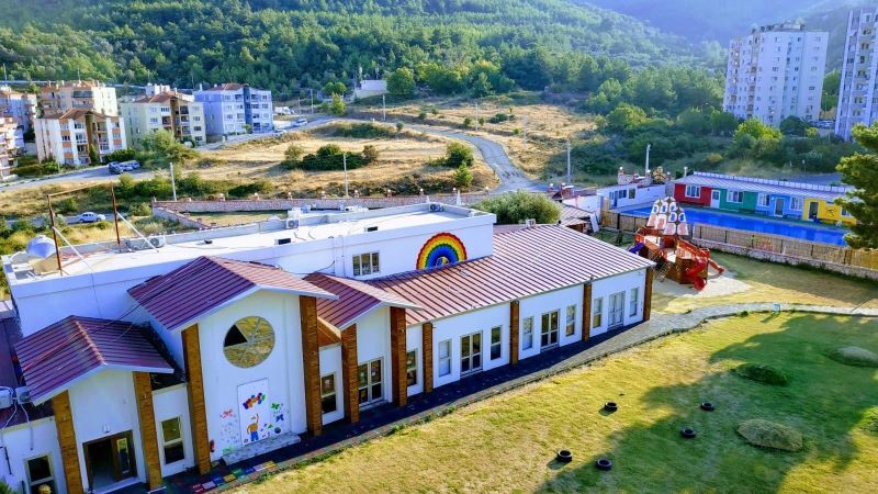 İZMİR'DE FİDOL OKULLARI HEYECANI!