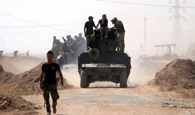 Irak Ordusu DEAŞ'a sınırda saldırıya geçti