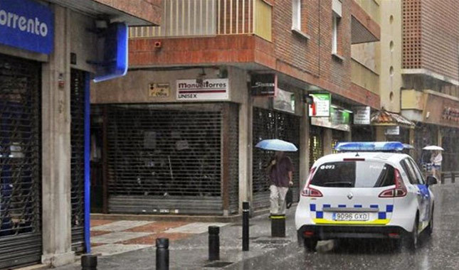 İspanya'da bıçaklı saldırı: Bir polis öldü
