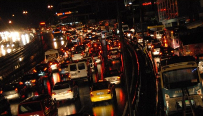 İstanbul trafiğine maç müdahalesi! Bu yollar kapalı