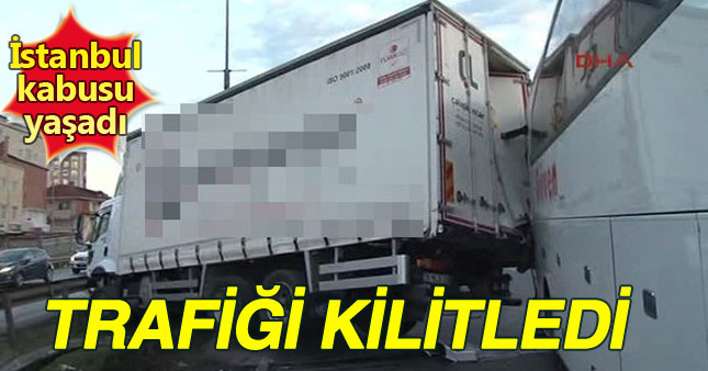 İstanbul'da D-100'de trafiği kilitleyen kaza