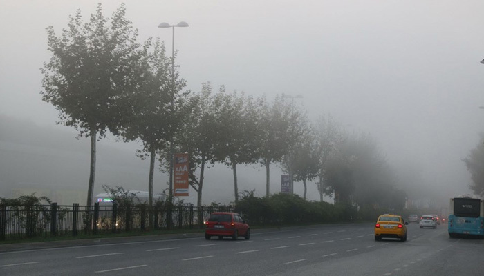 İstanbul'da etkili olan sis seferleri iptal ettirdi