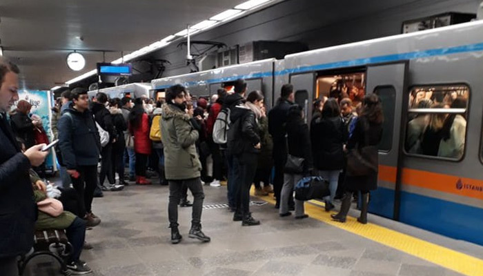İstanbul'da metro seferlerinde aksama