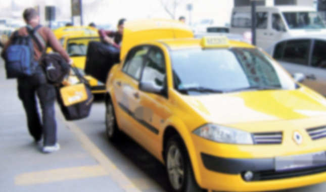 İstanbul'da turistler taksicilerden şikayetçi