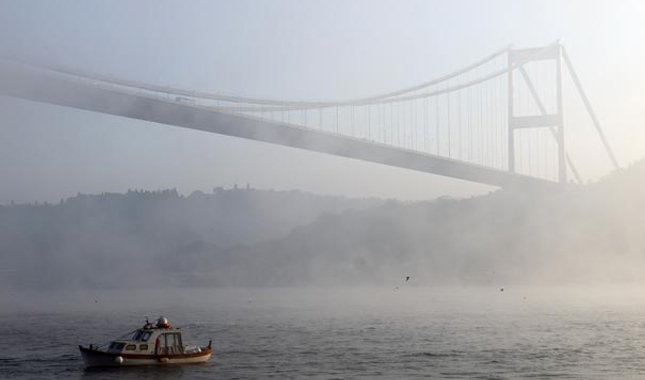 İstanbul'da yoğun sis deniz ulaşımını etkiledi