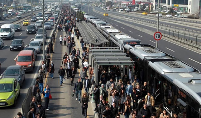 İstanbul'daki metrobüs hattına yeni düzenleme