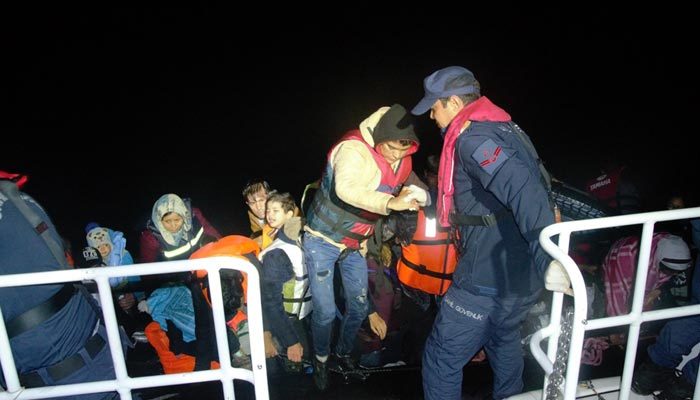 İzmir'de 93 düzensiz göçmen yakalandı