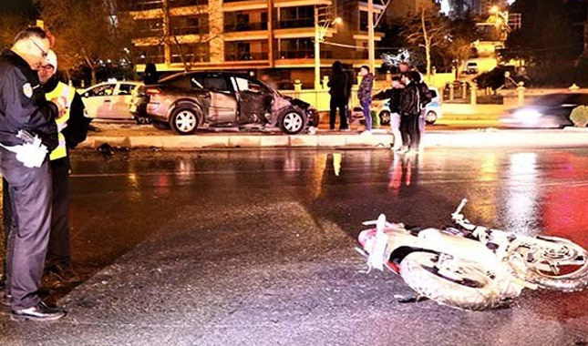 İzmir'de otomobil ile motosiklet çarpıştı: 1 ölü