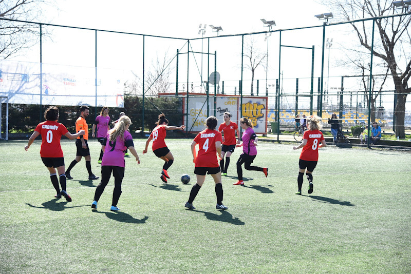 KADIKÖY'DE KADINLAR ŞİDDETE KARŞI BİRLİKTE GÜÇLENİYOR 