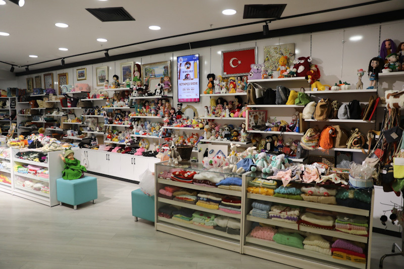 KADINLARIN EL EMEĞİ MAHARETLİ ELLER ÇARŞISI'NDA DEĞER BULUYOR