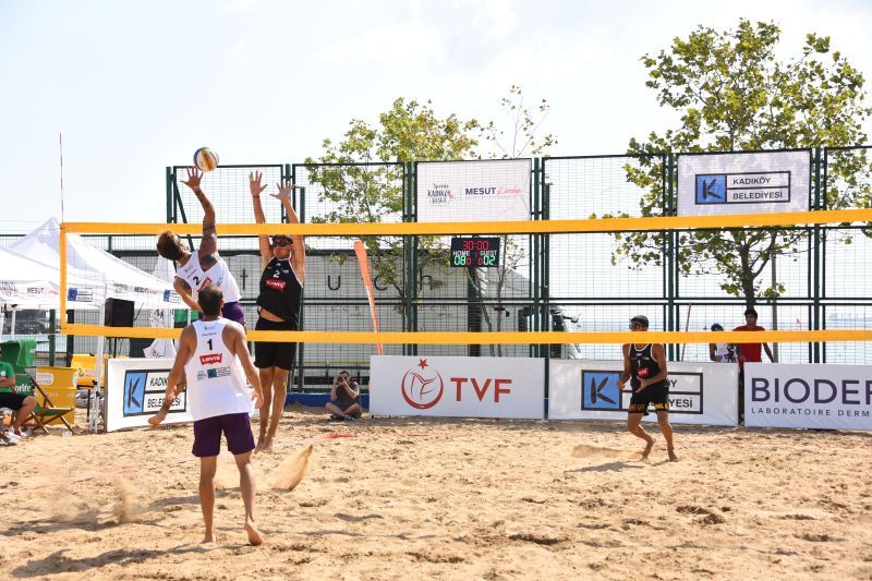 KALAMIŞ'TA PLAJ VOLEYBOLU TURNUVASI HEYECANI BAŞLIYOR