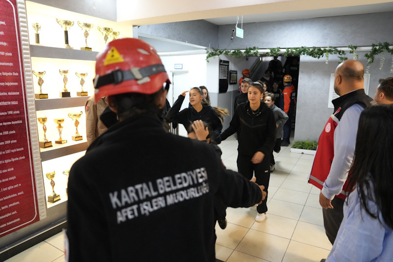 KARTAL'DA TSUNAMİ TATBİKATI YAPILDI 