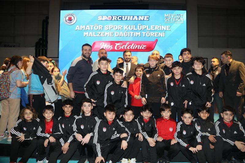 KÂĞITHANE BELEDİYESİ'NDEN AMATÖR SPOR KULÜPLERİNE DESTEK