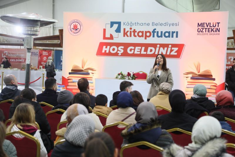 KÂĞITHANE KİTAP FUARI'NDA SÖYLEŞİLER VE İMZA GÜNLERİ İLGİ GÖRÜYOR