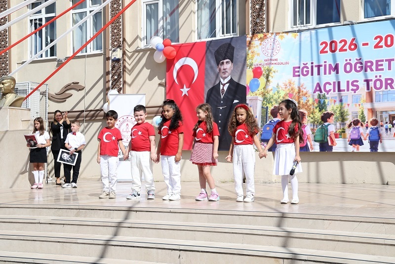 KÂĞITHANE'DE İLK DERS ZİLİ HEYECANI