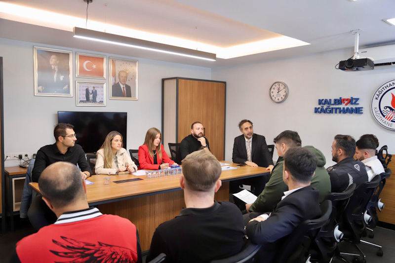 KÂĞITHANE'DE İŞVERENLER VE İŞ ARAYANLAR AYNI ÇATIDA BULUŞUYOR