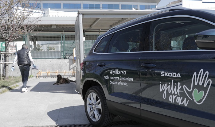 ŠKODA İyilik Araçları Sokak Hayvanlarını Unutmadı
