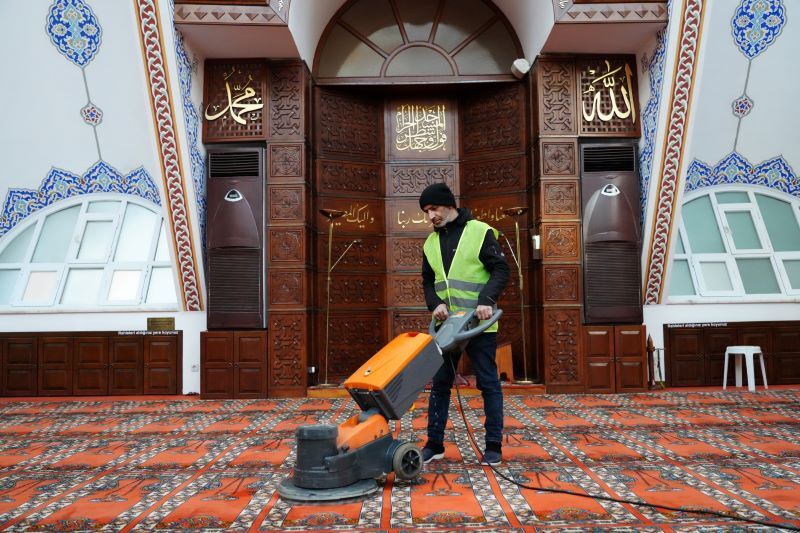 Kadıköy Belediyesi Ramazan nedeniyle ibadethanelerdeki temizlik çalışmalarını hızlandırdı