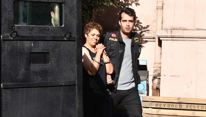 Karaköy'de başörtülü kıza saldıran şahıs tutuklandı