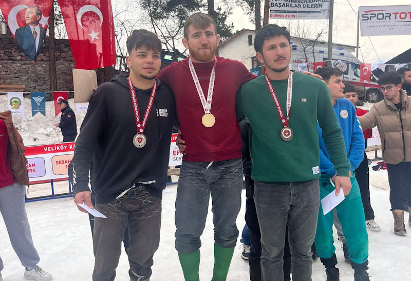 Karakucak Güreşlerinde 2 Şampiyon Birden