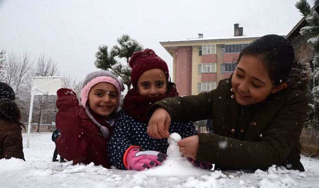 Kars'ta okullar tatil mi 15 Kasım Perşembe | Kars Valiliğinden resmi açıklama