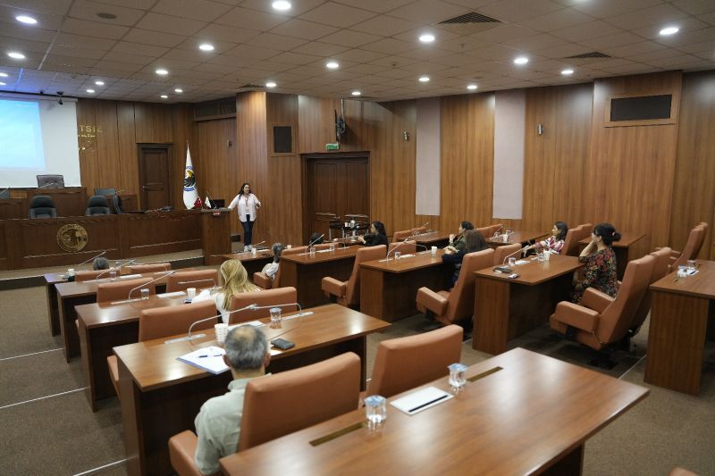 Kartal Belediyesi Personeline Meme Kanseri Farkındalık Semineri