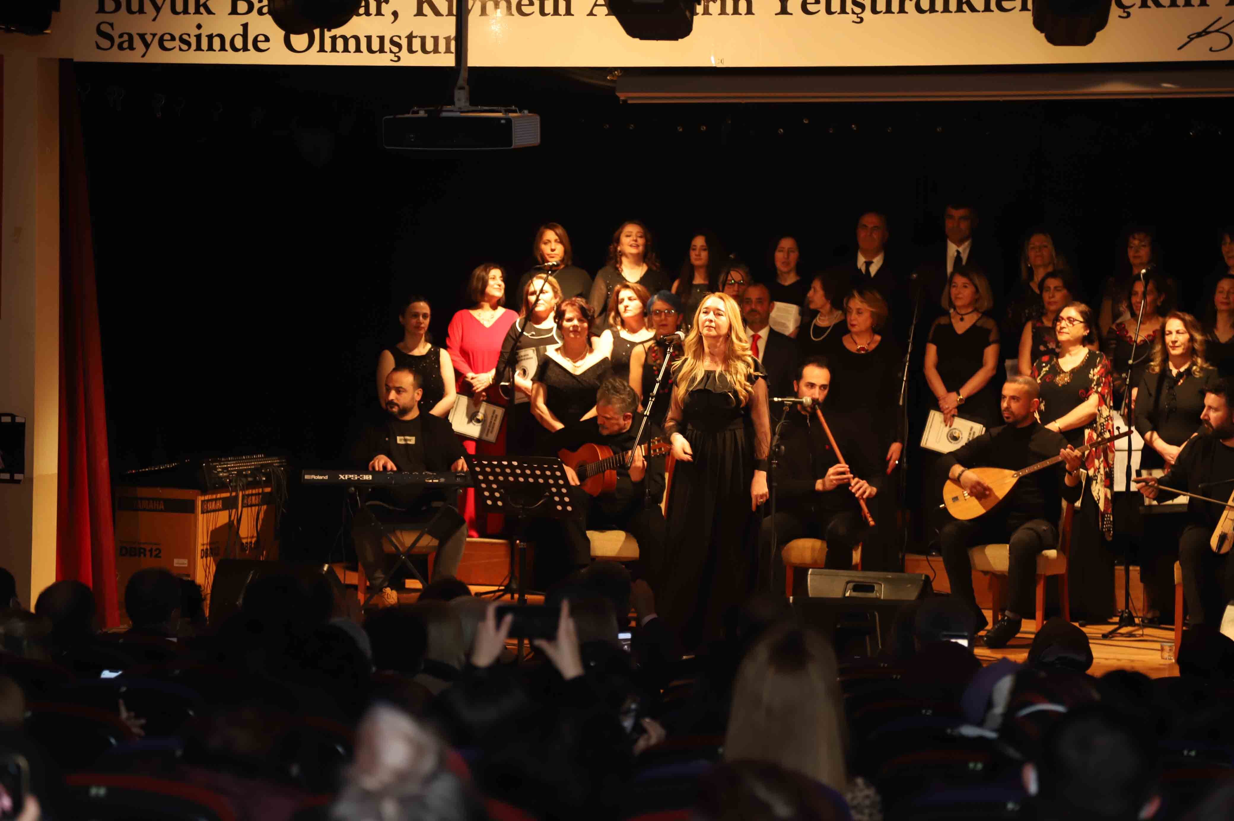 Kartal Belediyesi THM Korosu'ndan Muhteşem Kadınlar Günü Konseri