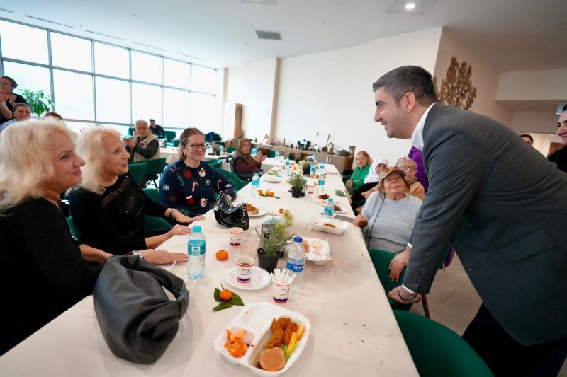 Kartal Belediyesi'nden Huzurevi Sakinlerine Yeni Yıl Etkinliği