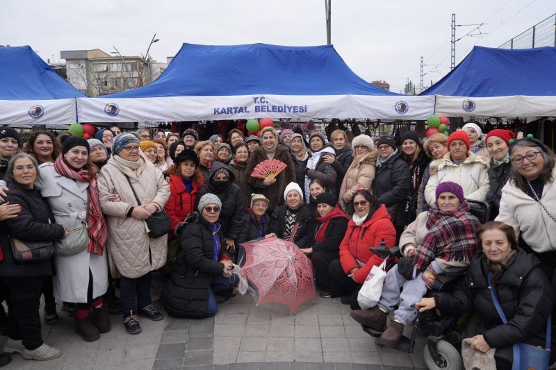 Kartal'da Yılbaşı Coşkusu Kadın Emeği Pazarı Neyzen Tevfik Meydanı'nda Açıldı