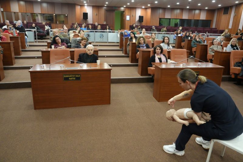 Kartallı Kadınlara Temel İlk Yardım Eğitimi