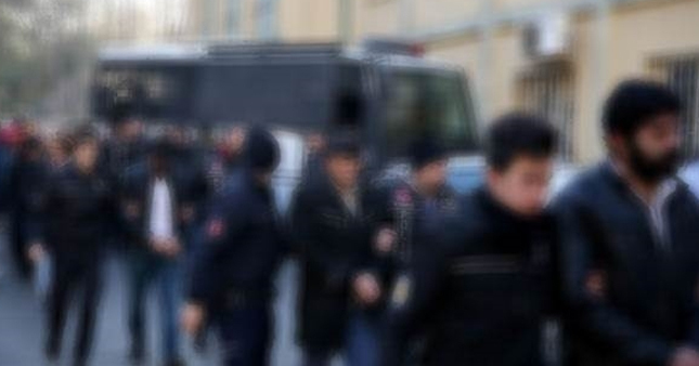 Kocaeli'nde 12 öğretmen FETÖ'den gözaltına alındı